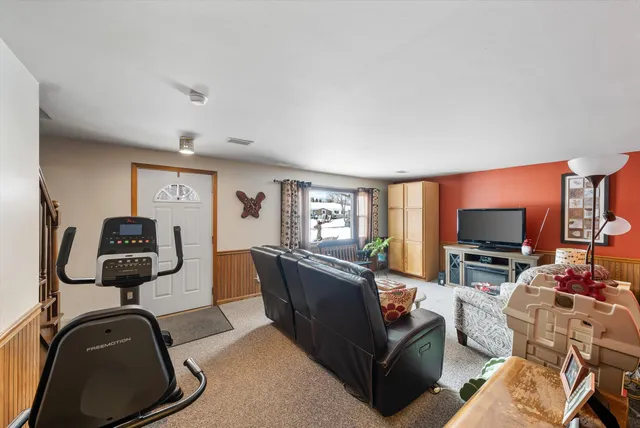 $329,900 | 500 West Deer Pass Road, Saukville, WI 53080