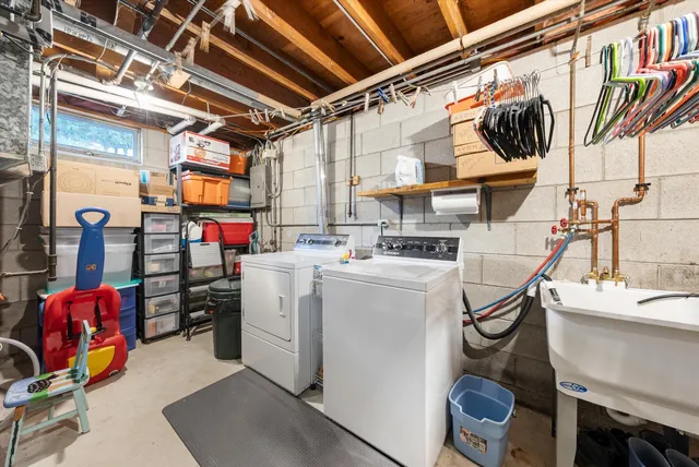 $329,900 | 500 West Deer Pass Road, Saukville, WI 53080