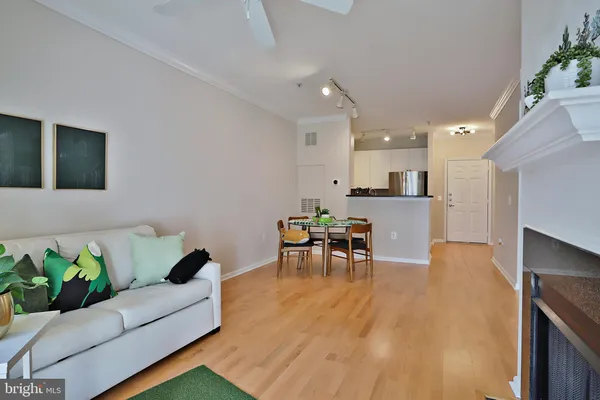 $319,900 | 2765 Centerboro Drive, Unit 352, Vienna, VA 22181