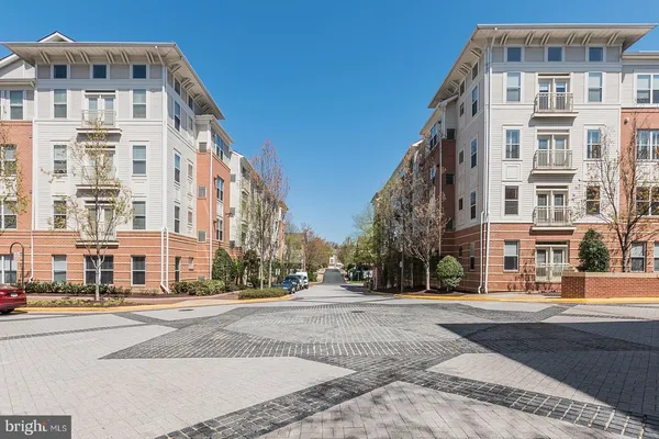 $319,900 | 2765 Centerboro Drive, Unit 352, Vienna, VA 22181