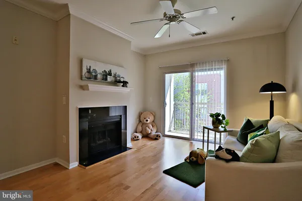 $319,900 | 2765 Centerboro Drive, Unit 352, Vienna, VA 22181