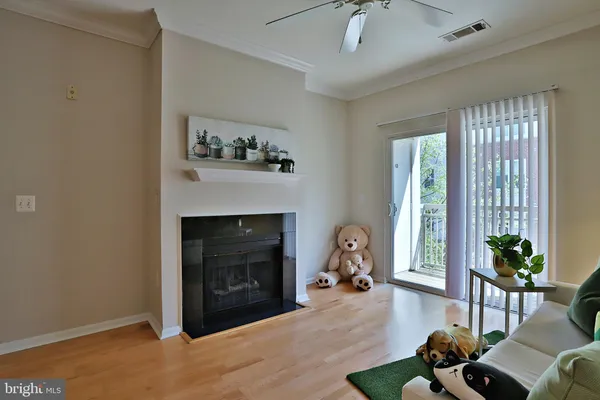 $319,900 | 2765 Centerboro Drive, Unit 352, Vienna, VA 22181