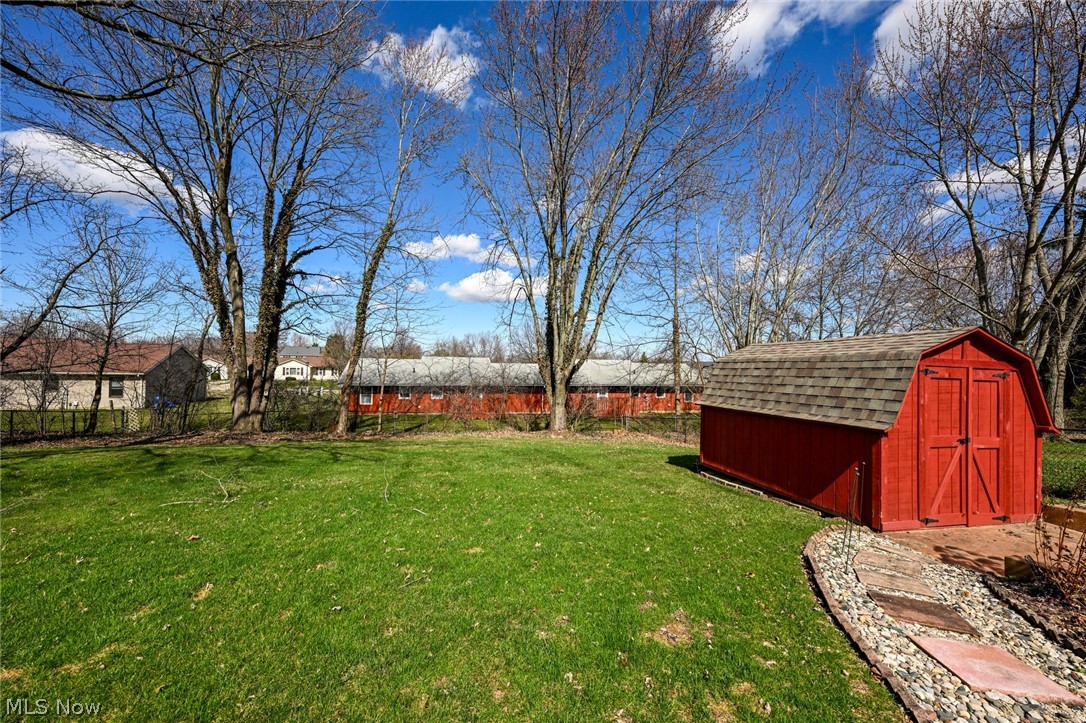 353 Longview Road Medina, OH 44256 - Photo 33 of 42 View of back yard from patio