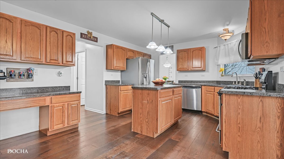 909 Rivers Edge Drive Minooka, IL 60447 - Photo 6 of 38 Gallery Image 6