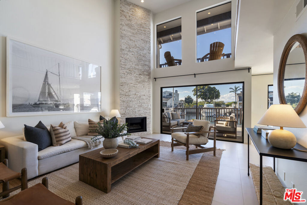 4555 Falkirk Oxnard, CA 93035 - Photo 16 of 46