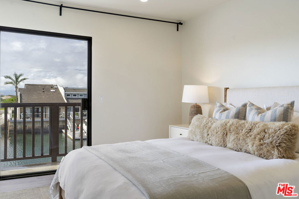 4555 Falkirk Oxnard, CA 93035 - Photo 19 of 46