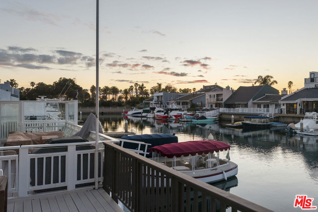 4555 Falkirk Oxnard, CA 93035 - Photo 35 of 46