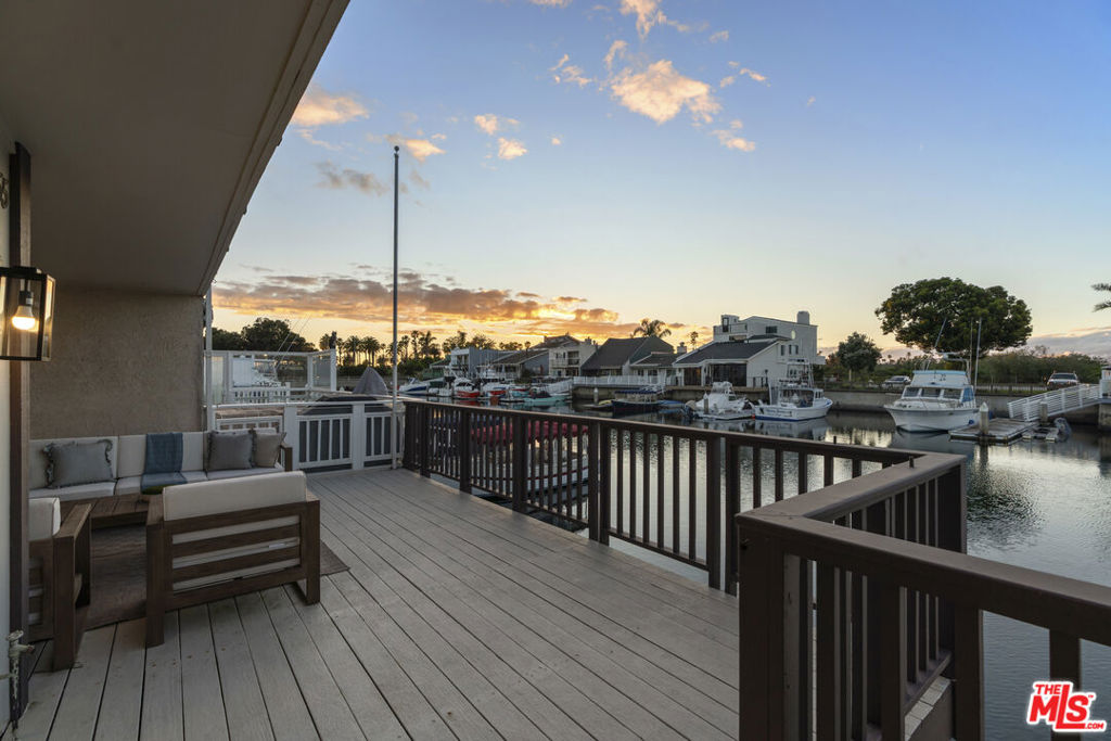 4555 Falkirk Oxnard, CA 93035 - Photo 36 of 46