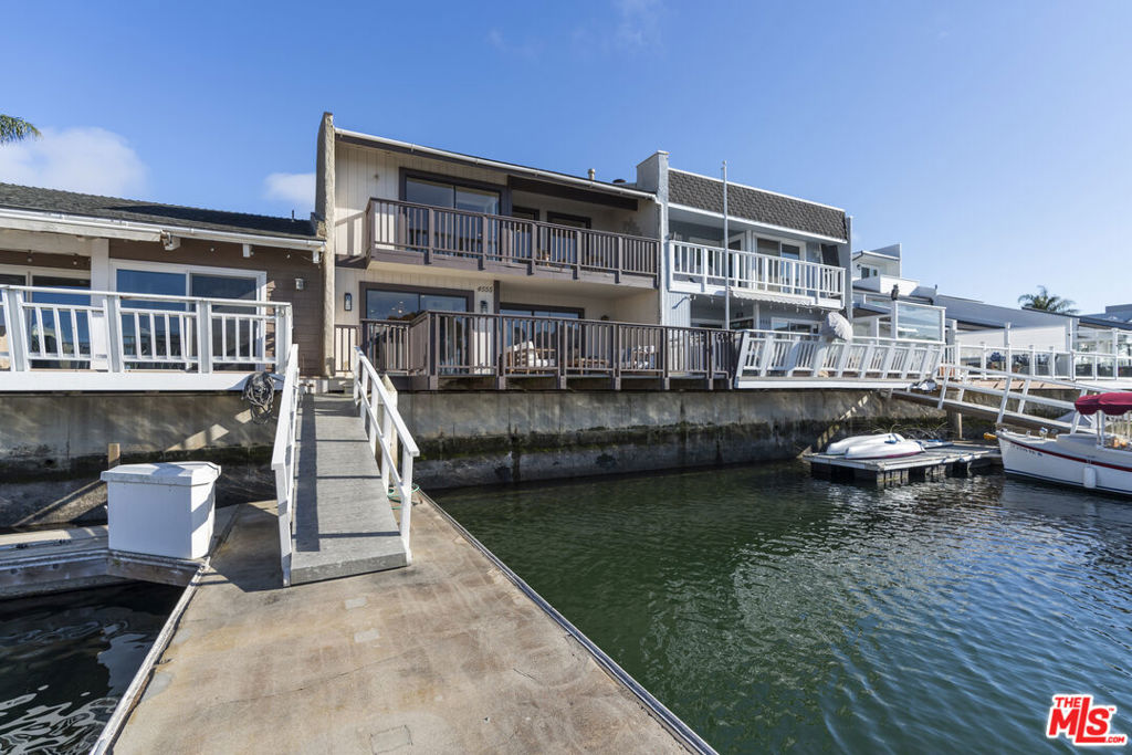 4555 Falkirk Oxnard, CA 93035 - Photo 39 of 46