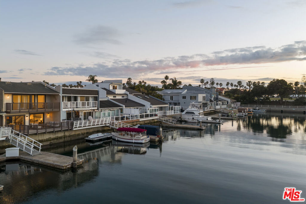 4555 Falkirk Oxnard, CA 93035 - Photo 42 of 46