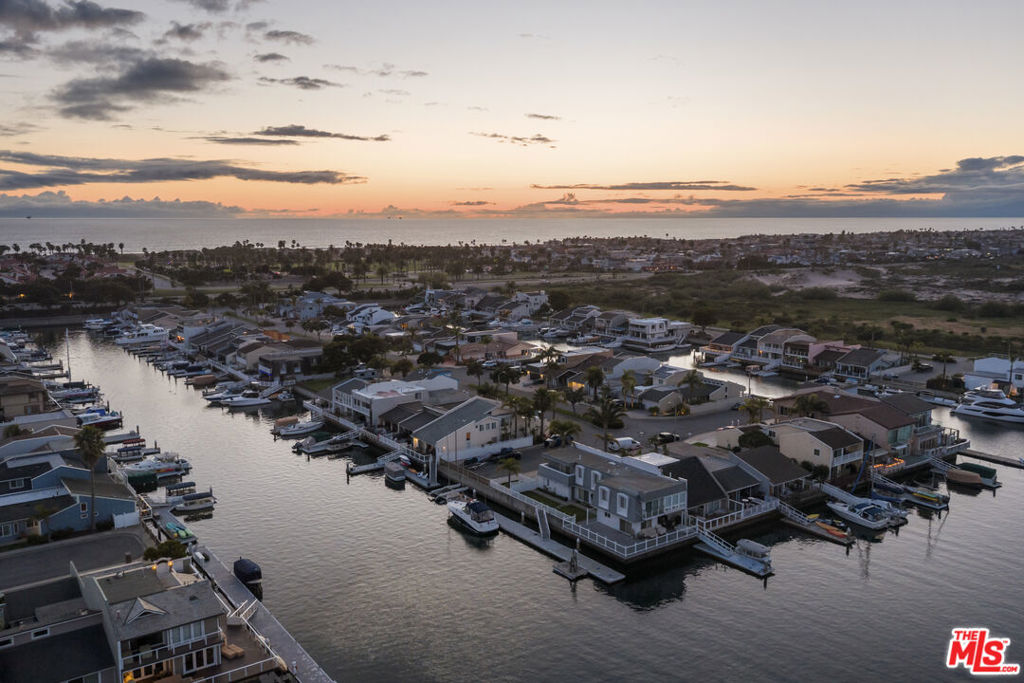 4555 Falkirk Oxnard, CA 93035 - Photo 43 of 46