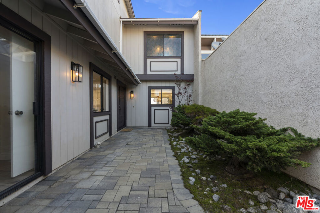 4555 Falkirk Oxnard, CA 93035 - Photo 44 of 46