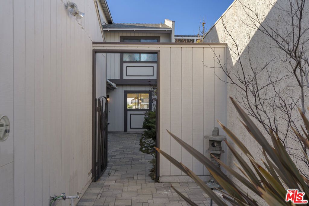 4555 Falkirk Oxnard, CA 93035 - Photo 45 of 46