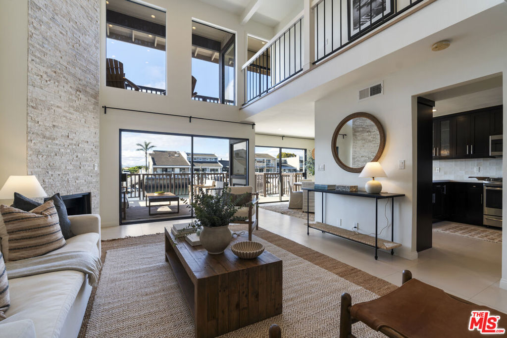 4555 Falkirk Oxnard, CA 93035 - Photo 7 of 46