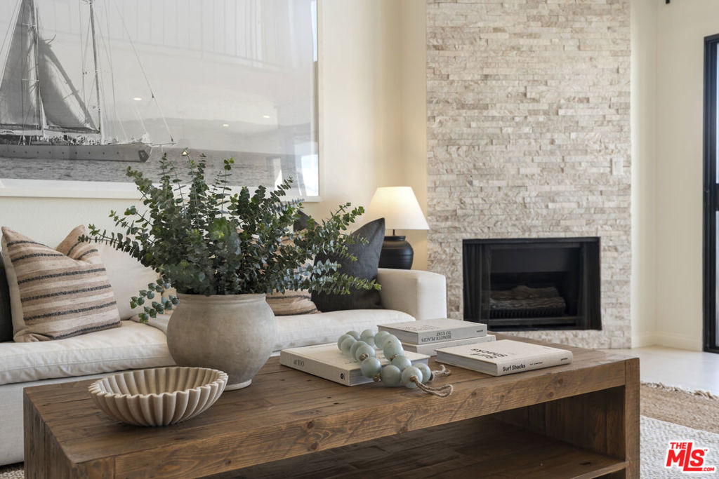 4555 Falkirk Oxnard, CA 93035 - Photo 9 of 46