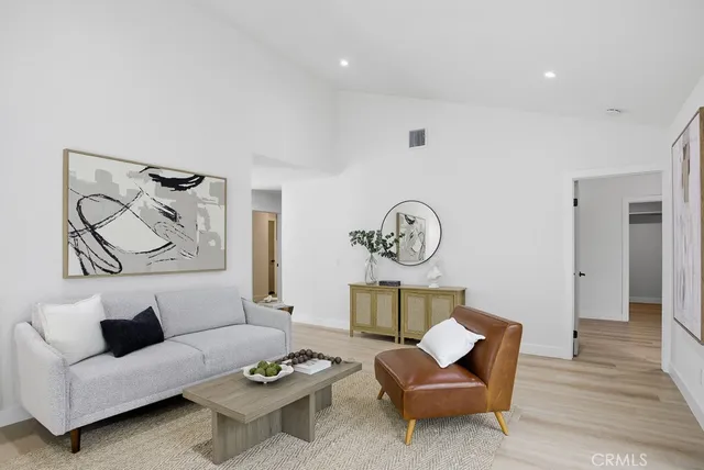 $899,000 | 1069 Belleza Street, Camarillo, CA 93012