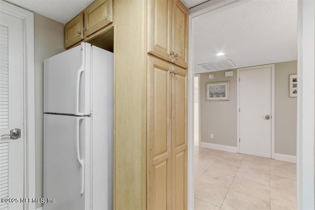 2122 Beachwood Road, Unit 2122 Fernandina Beach, FL 32034 - Photo 9 of 41 a bathroom with a shower and a glass door