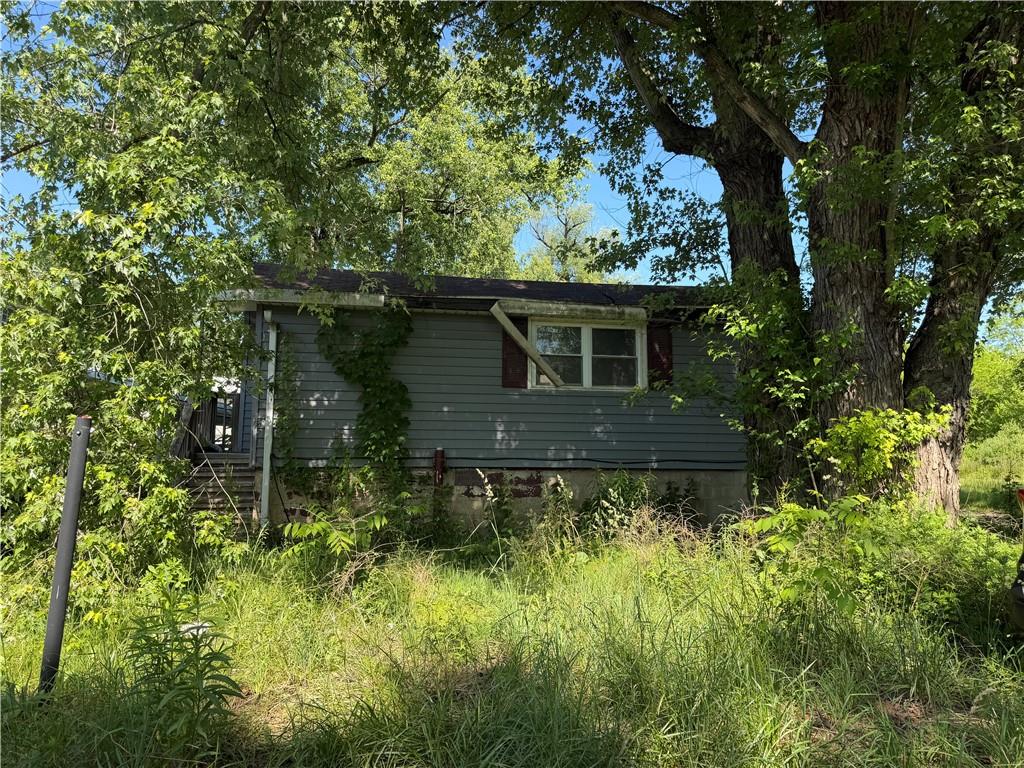 1585 Mercer Road Ellwood City, PA 16117 - Photo 2 of 15
