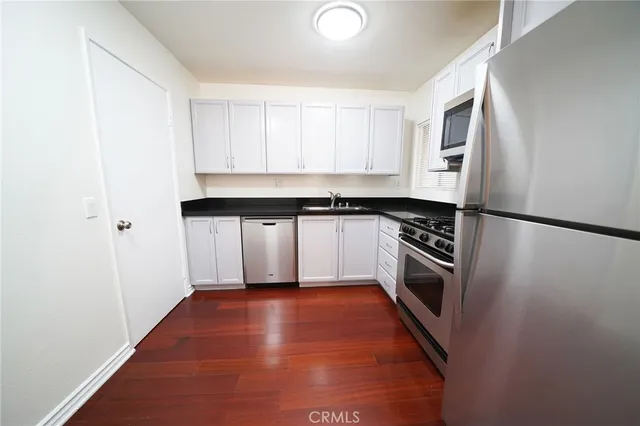 $2,750 | 18350 Hatteras Street, Tarzana, CA 91356