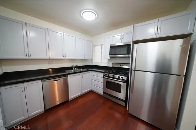 $2,750 | 18350 Hatteras Street, Tarzana, CA 91356