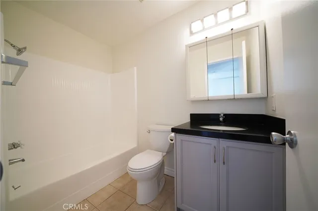 $2,750 | 18350 Hatteras Street, Tarzana, CA 91356