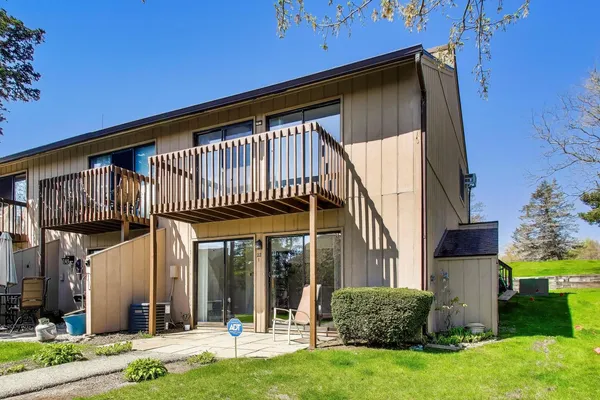 $175,000 | 22 Jamaica Colony Street, Unit 1, Fox Lake, IL 60020