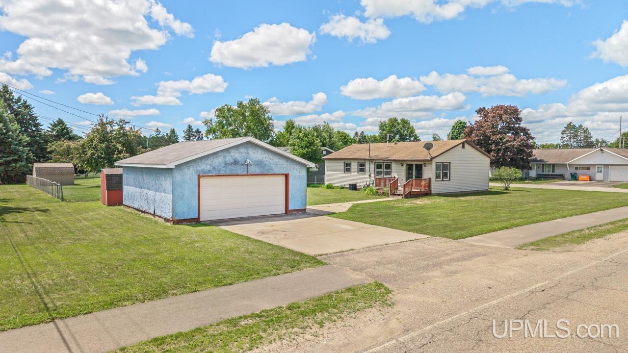 830 Mullen Street Quinnesec, MI 49876 - Photo 24 of 27