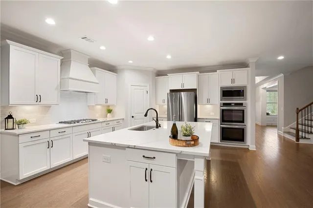 a view of a room with an empty space