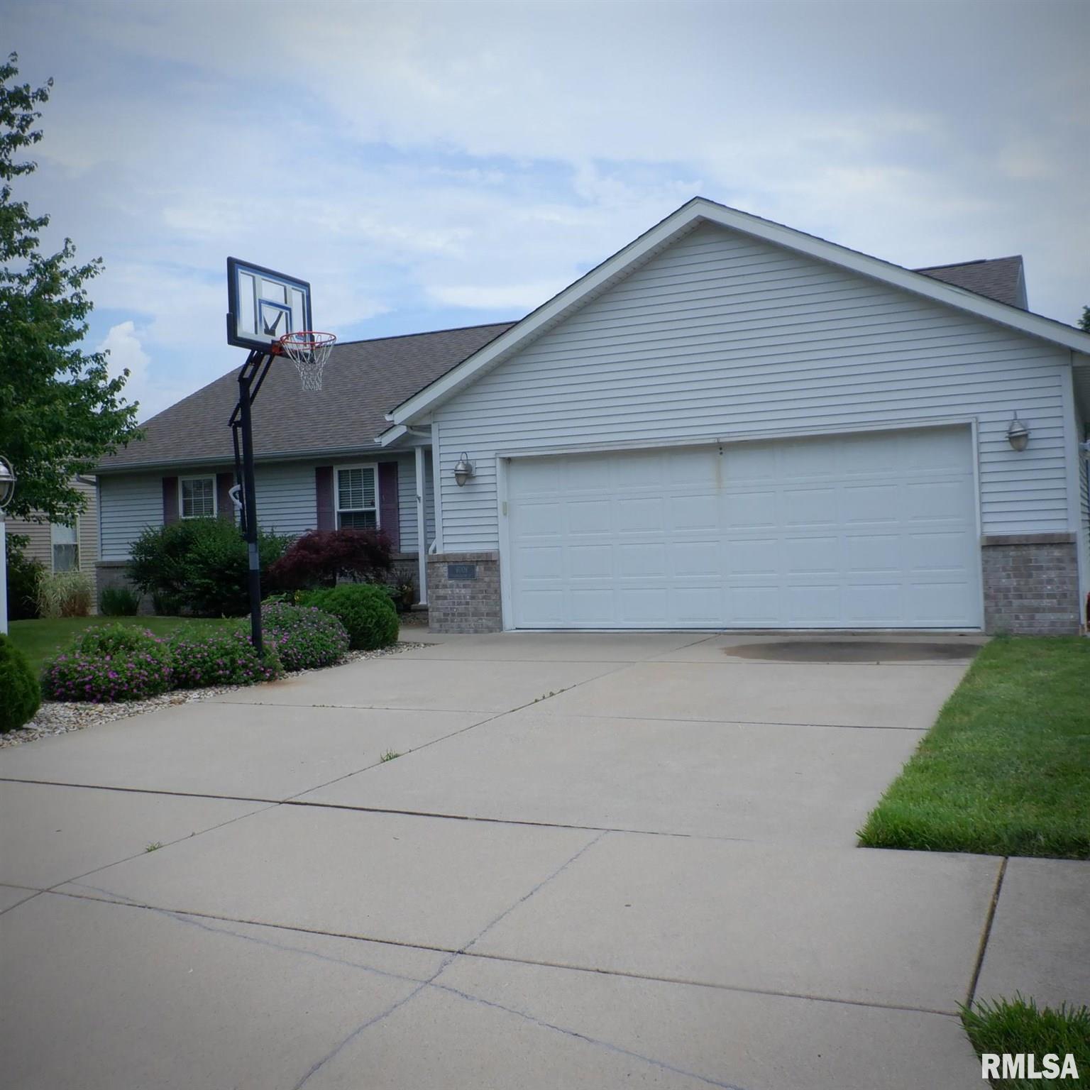 6008 Charleston Road Peoria, IL 61607 - Photo 1 of 47 Gallery Image 1