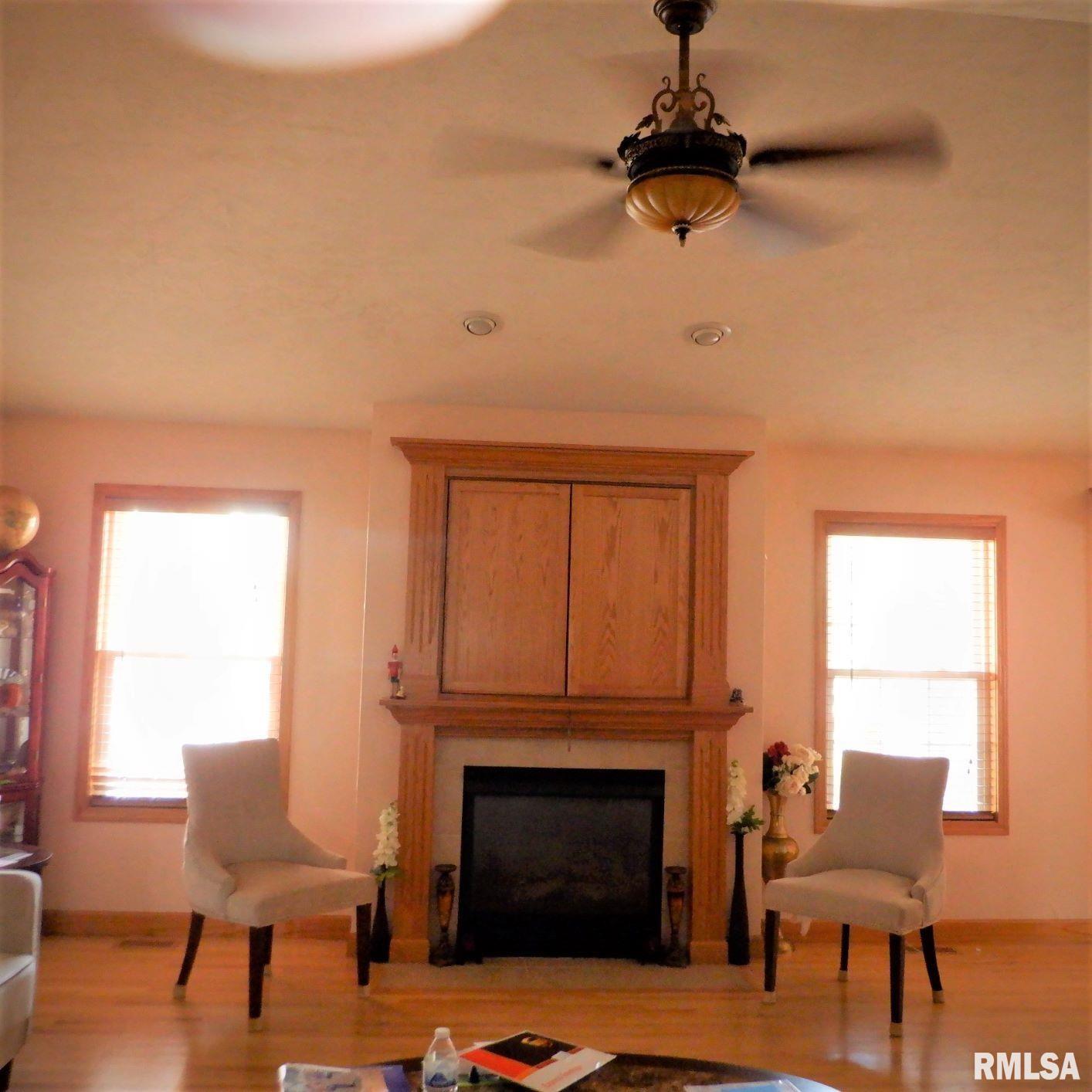 6008 Charleston Road Peoria, IL 61607 - Photo 12 of 47 Gallery Image 12