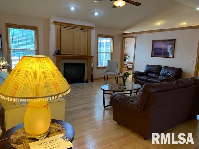 6008 Charleston Road Peoria, IL 61607 - Photo 15 of 47 Gallery Image 15