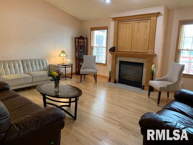 6008 Charleston Road Peoria, IL 61607 - Photo 16 of 47 Gallery Image 16