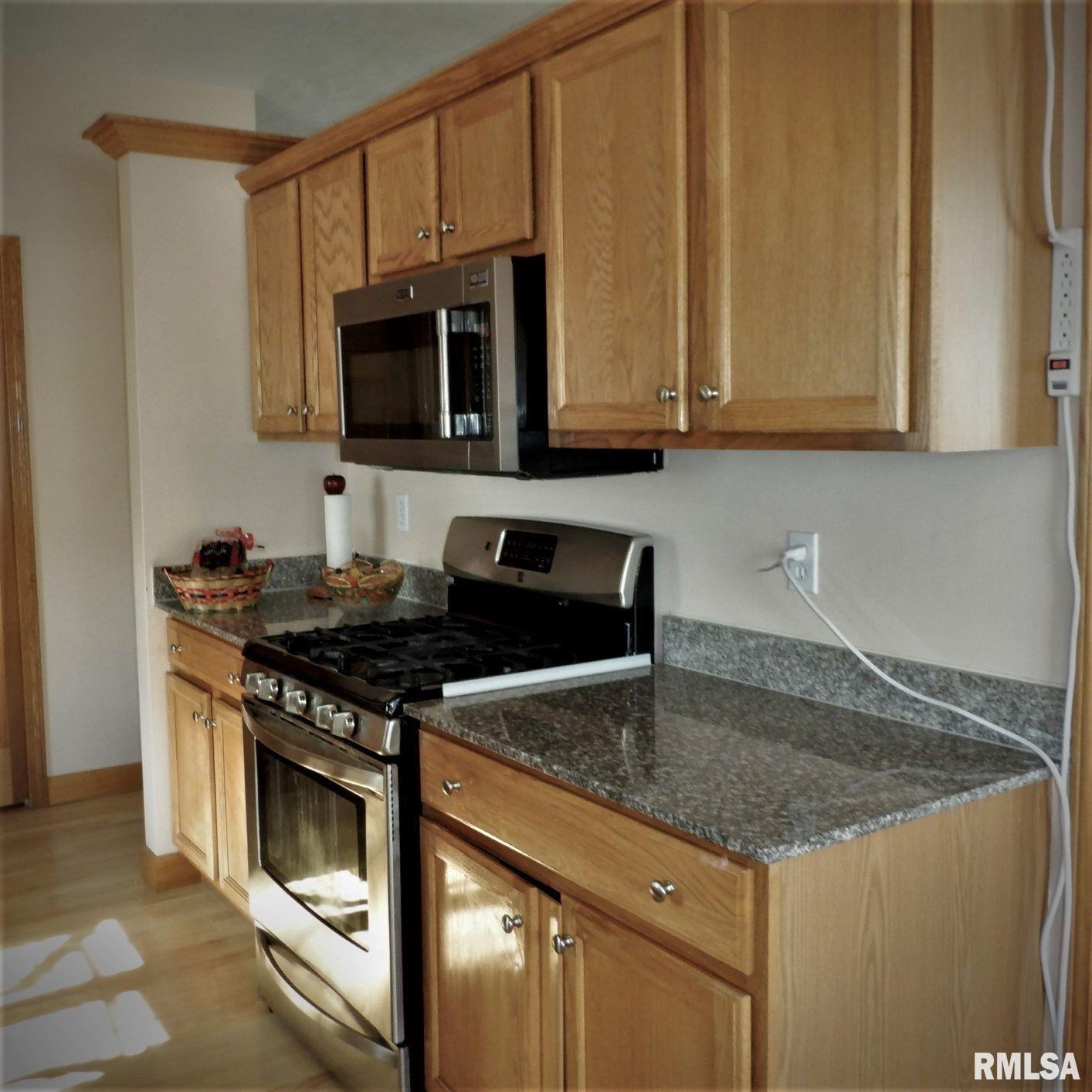 6008 Charleston Road Peoria, IL 61607 - Photo 20 of 47 Gallery Image 20