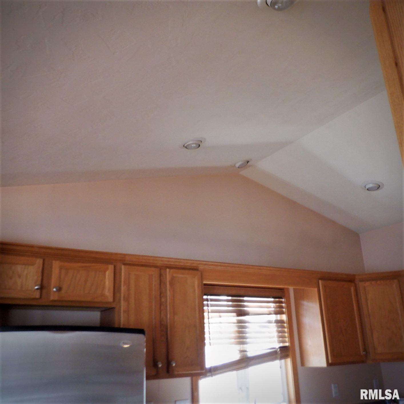 6008 Charleston Road Peoria, IL 61607 - Photo 25 of 47 Gallery Image 25