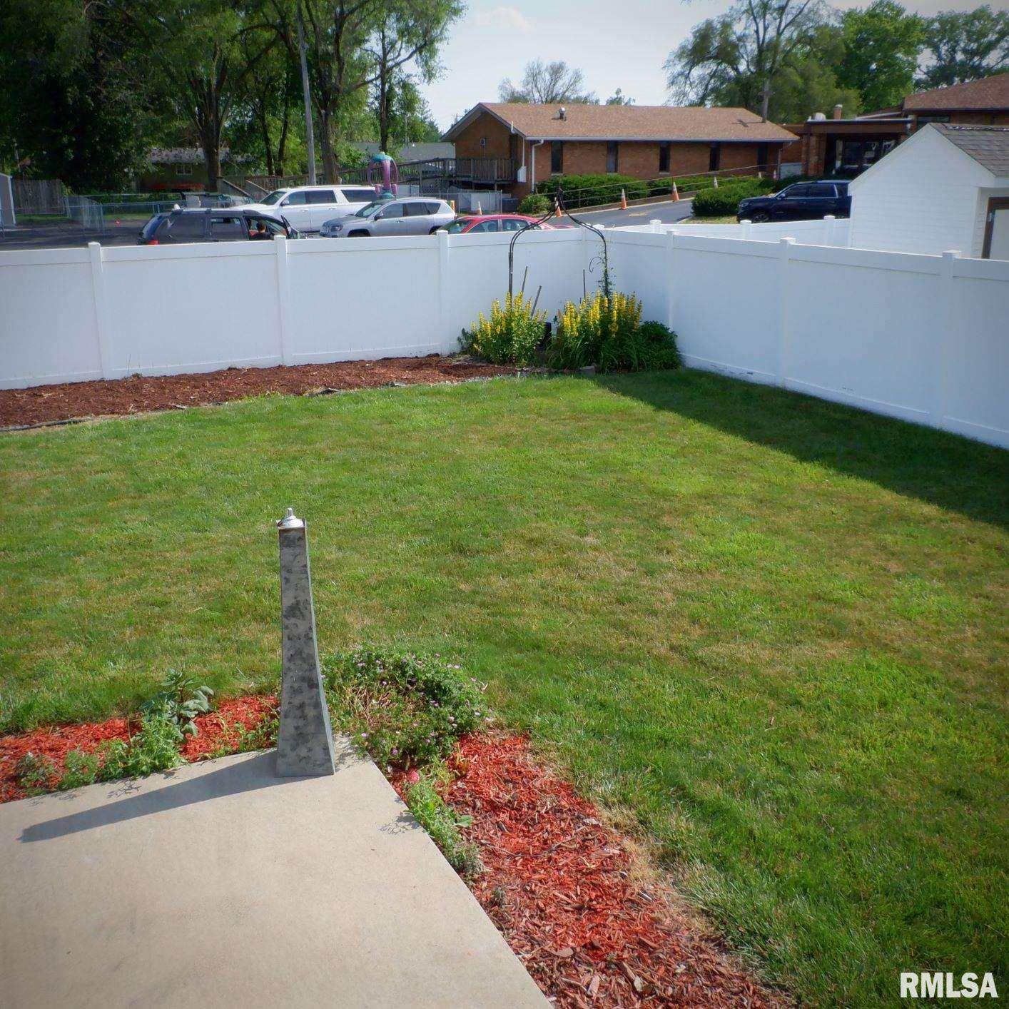 6008 Charleston Road Peoria, IL 61607 - Photo 8 of 47 Gallery Image 8