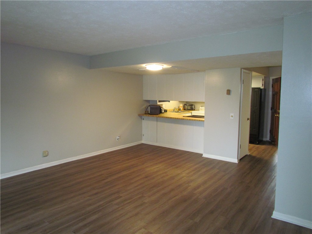 25 Anchor Point, Unit POINTE Anderson, SC 29625 - Photo 6 of 20 View from living room to dining area