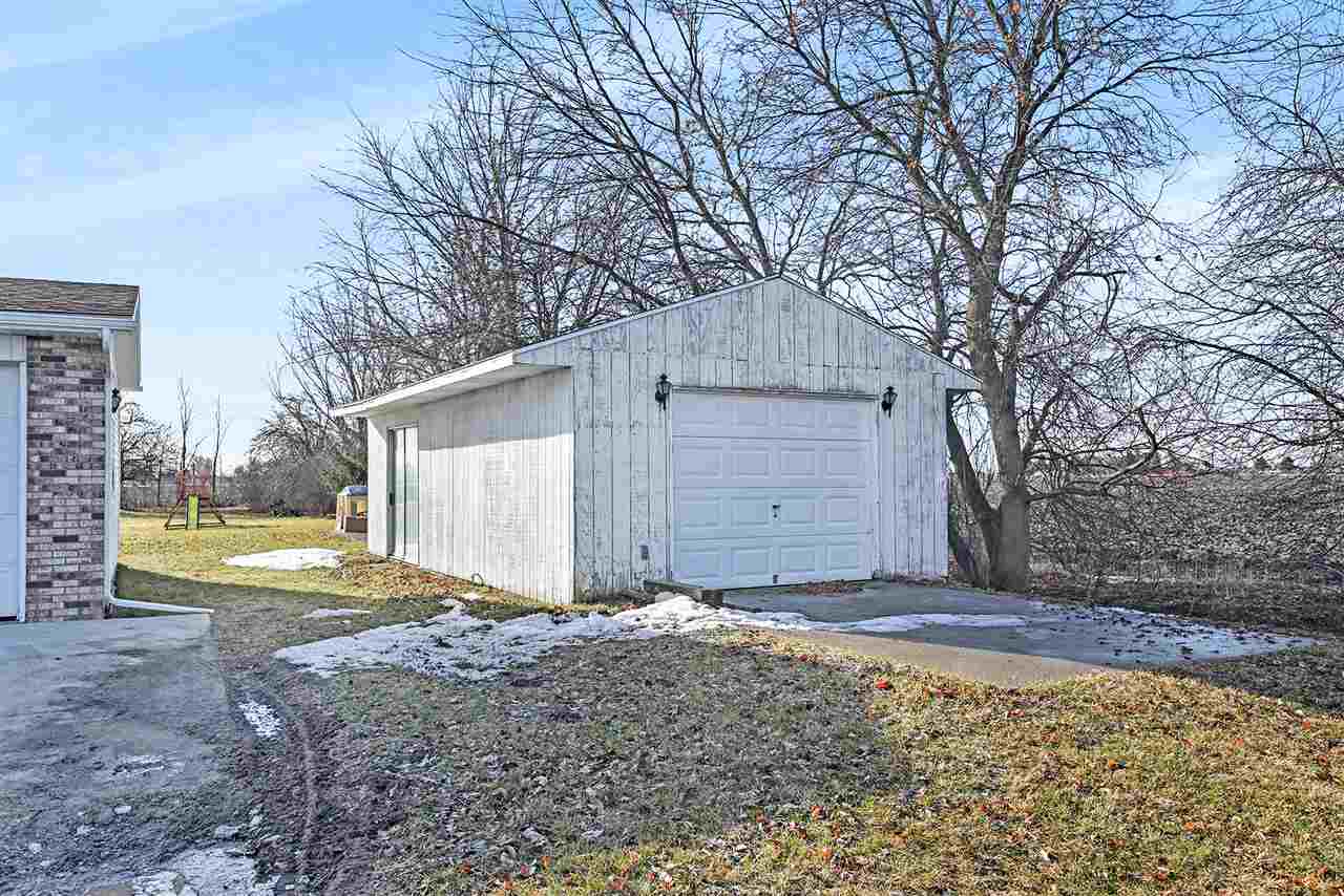 535 Cass Avenue Road Bay City, MI 48708 - Photo 4 of 31