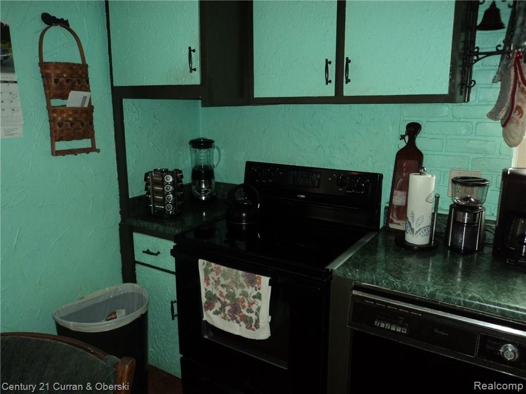 237 Henry Ruff Road Garden City, MI 48135 - Photo 19 of 35 KITCHEN #5.JPG