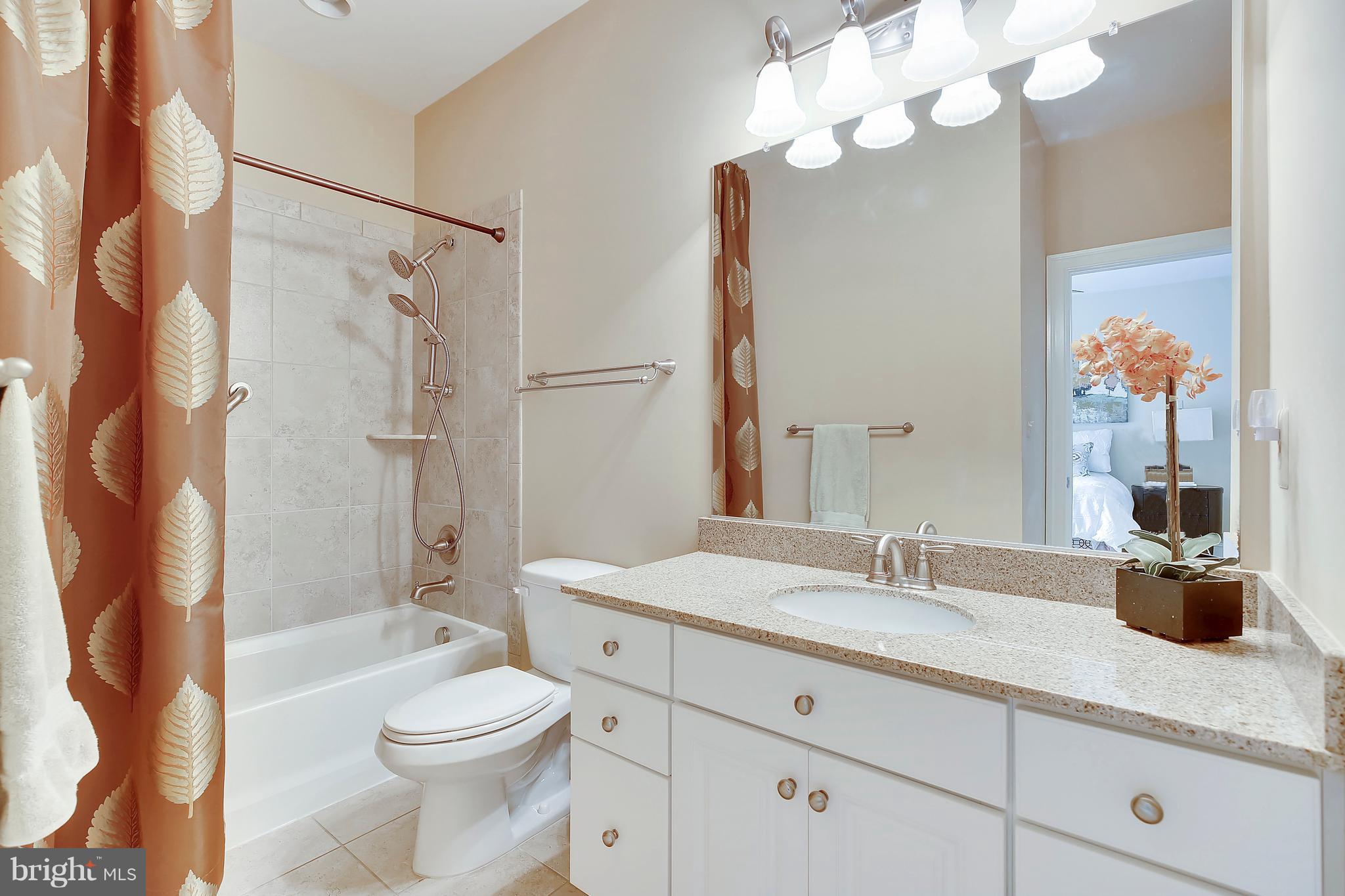 105 Sheppard Road Severna Park, MD 21146 - Photo 20 of 30 Guest bath w/ large vanity and tub