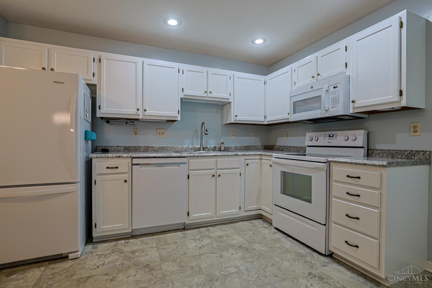 3703 West Galbraith Road Cincinnati, OH 45215 - Photo 16 of 35