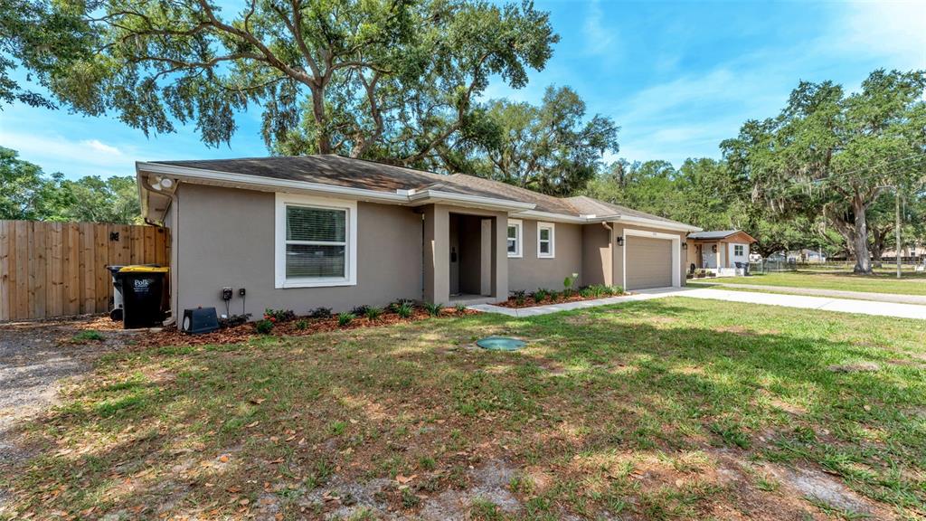 2418 Armstrong Road Lakeland, FL 33811 - Photo 3 of 36 Gallery Image 3