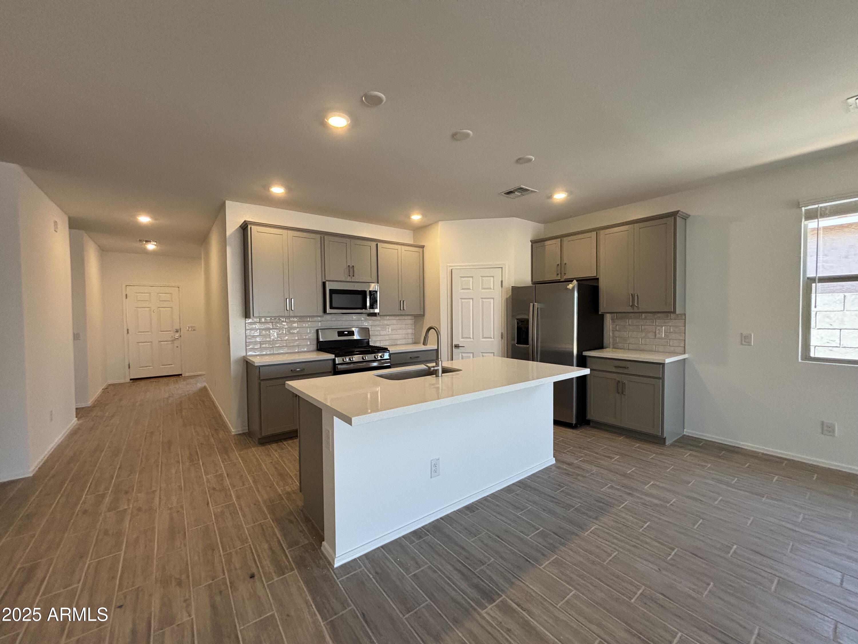 46886 West Old Timer Road Maricopa, AZ 85139 - Photo 7 of 33 06 Kitchen