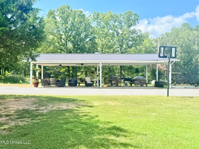 $360,000 | 367 Dr King Drive, Gore Springs, MS 38929