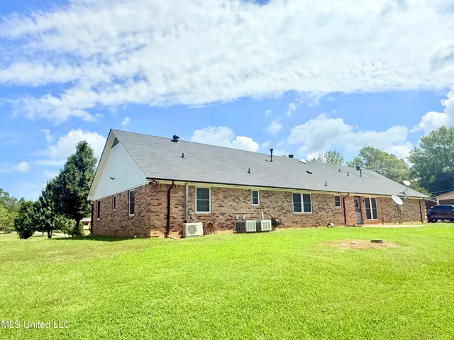 $360,000 | 367 Dr King Drive, Gore Springs, MS 38929