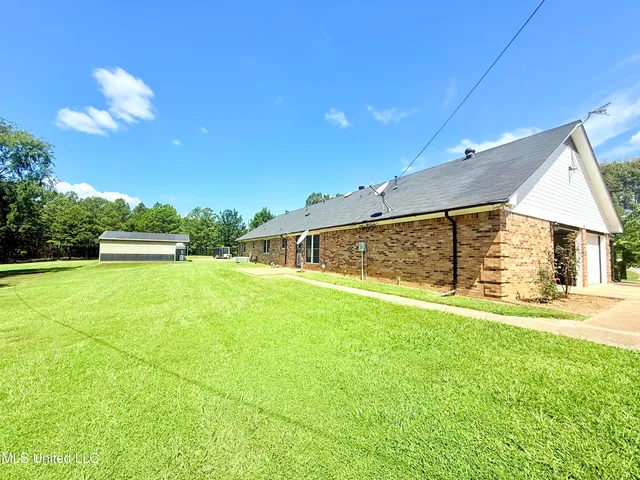$360,000 | 367 Dr King Drive, Gore Springs, MS 38929