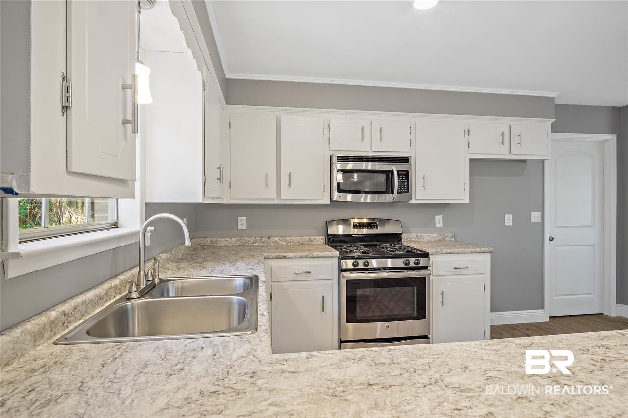 310 Marcella Avenue Daphne, AL 36527 - Photo 9 of 32