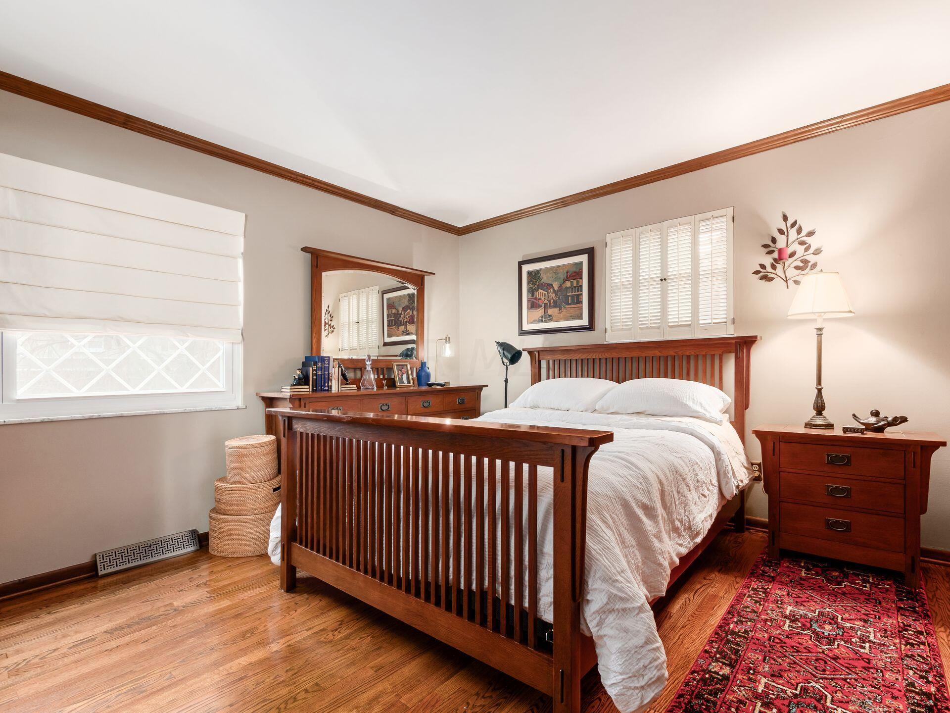 5577 Millington Road Columbus, OH 43235 - Photo 18 of 51 Master/Primary Bedroom - Crown Molding, Wood Floors - 12'7" x 12'2"