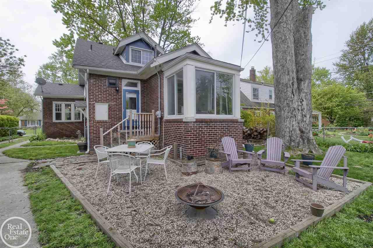 874 Barrington Road Grosse Pointe, MI 48230 - Photo 26 of 30 31378785-25.JPG