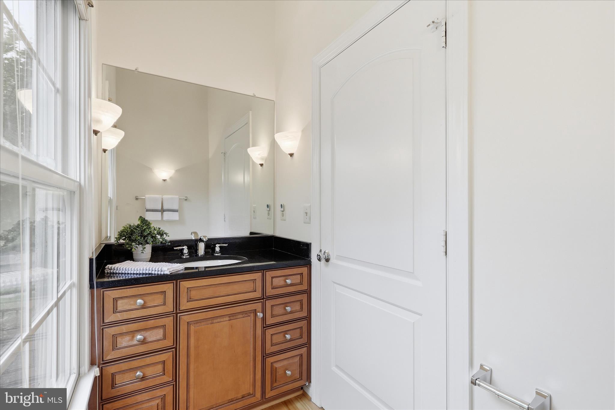 8277 Roxborough Loop Gainesville, VA 20155 - Photo 24 of 84 Main Level Half Bath