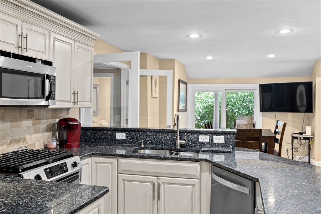 14 Edgar Road Scituate, MA 02066 - Photo 18 of 34